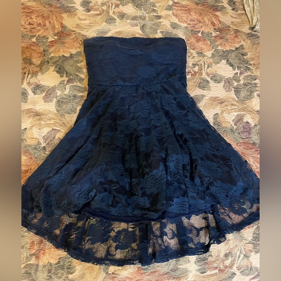 Lace strapless dress - Picture 1 of 3